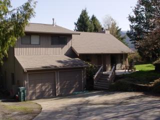 5 Clear Lake Ct, Bellingham, WA 98229-7905