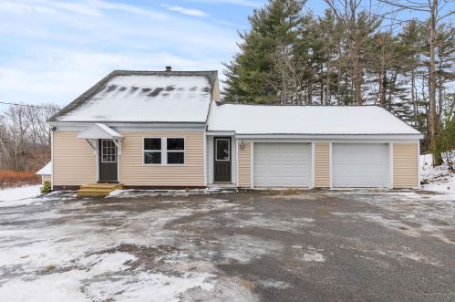 77 Middle Rd, Wales, ME 04280-4222