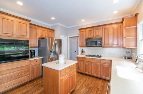 437 Lake Point Trce, Holly Springs, GA 30114-6688
