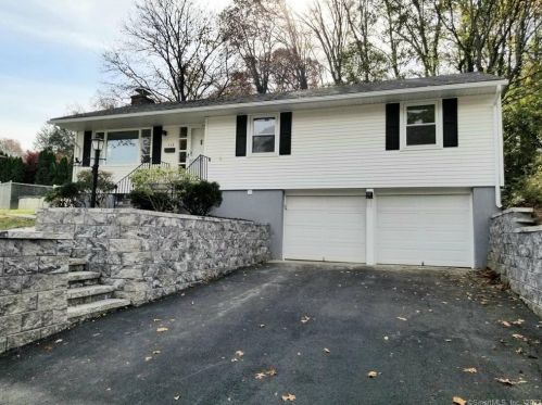 115 Pineridge Rd, Waterbury, CT 06706-2452