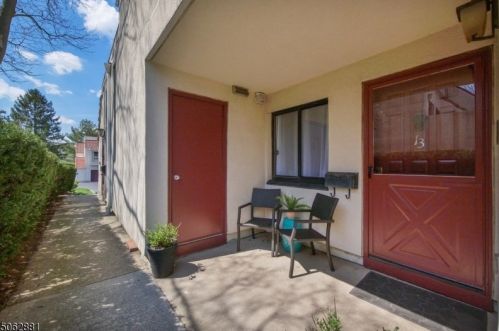 13 Cerone Ct, Town Center, NJ 07052-4108