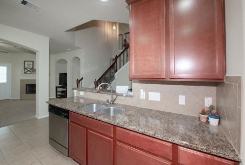 5302 Jay Thrush Dr, Richmond TX 77407-4011 exterior