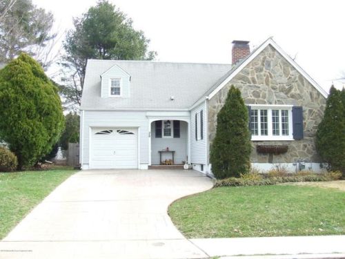 26 Borden St, Red Bank, NJ 07702