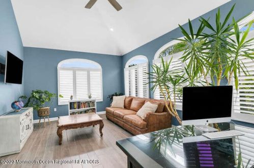 15 Pegasus Dr, Tinton Falls NJ 07724-2875 exterior