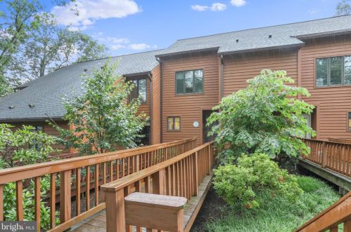 68 Tecumseh Trl, Hedgesville, WV 25427-3857