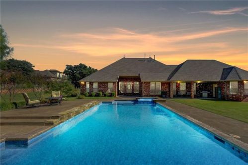 12017 Nandina Cir, Edmond, OK 73013-0463