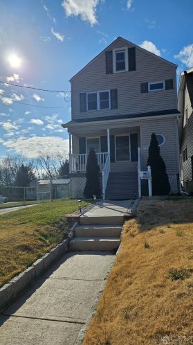 30 Meadow Rd, Edison, NJ 08817-5546