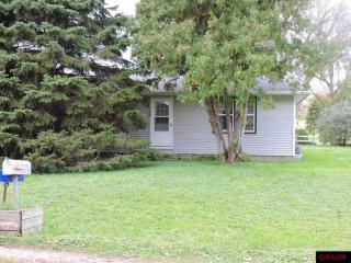 107 Pond St, Mankato, MN 56001-1827