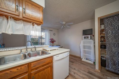 11983 Frd Dr, Aurora CO 80012-3282 exterior