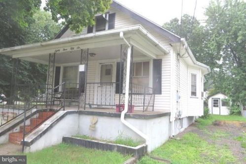 8356 Stow Rd, Camden NJ  08110-3338 exterior