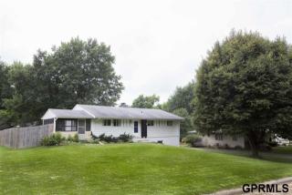 9803 Woolworth Ave, Omaha, NE 68124-1163