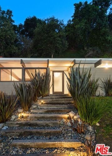 2430 Bywood Dr, Glendale CA  91206-4703 exterior