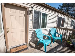 12042 Conestoga Dr, Beaverton, OR 97008-8330
