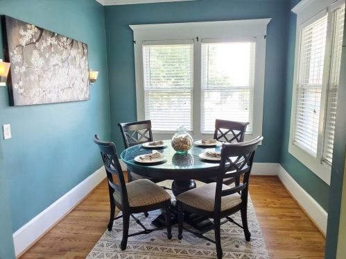 1737 Center Ave, Atlanta GA  30344-4703 exterior