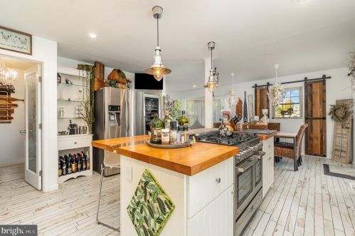 691 Royal View Dr, Lancaster PA  17601-2874 exterior