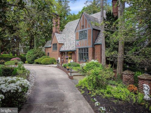 585 Warwick Rd, Haddonfield NJ 08033-3845 exterior