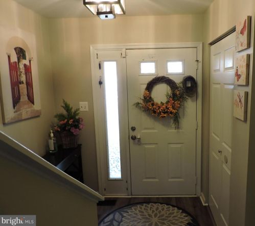 715 Morris Ct, Florence, NJ 08518-2623