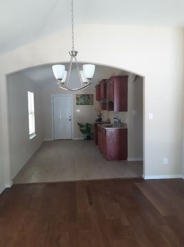 124 Glenmore St, Irving TX  exterior