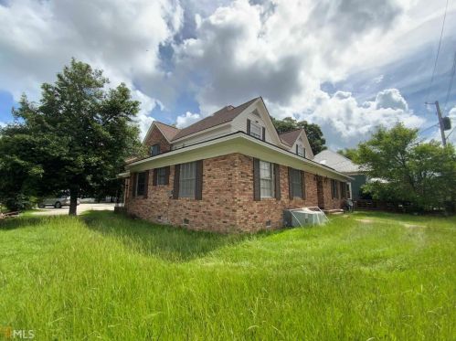 19 Grady St, Statesboro, GA 30458-5446