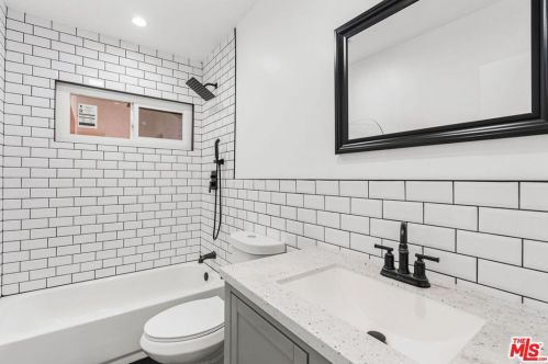 2854 Orange Ave, Anaheim CA  92804-3235 exterior