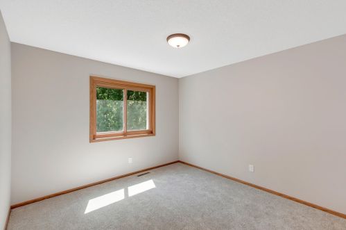 663 Bridle Ridge Rd, Saint Paul MN  55123-1679 exterior