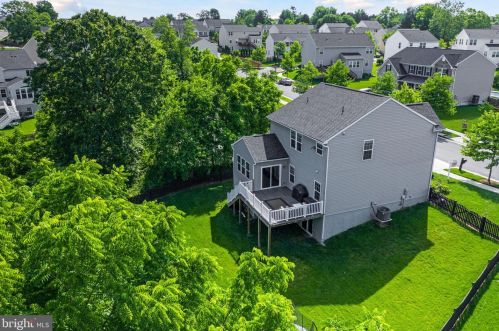 111 Eisentown Dr, Lovettsville, VA 20180-8547