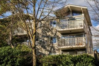 940 35th St, Seattle WA  98103-8847 exterior