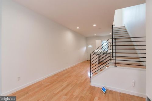 2135 Hope St, Philadelphia, PA 19122-1708