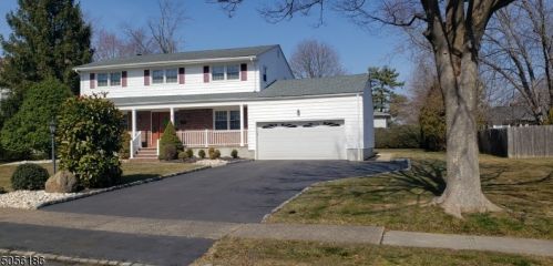 18 Sandalwood Dr, Clark, NJ 07066-2223