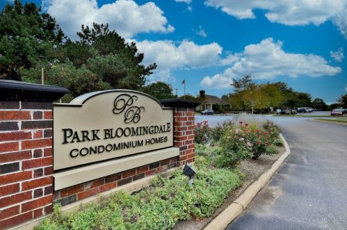 124 Glengarry Dr, Hanover Park, IL 60108-2610