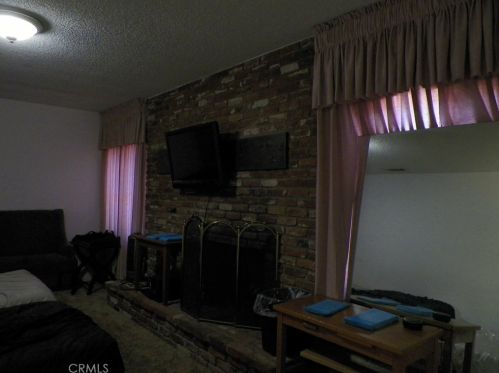 10080 Victoria Ave, Riverside CA  92503-6146 exterior