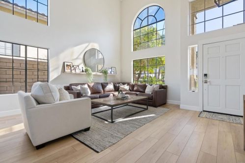 1938 White Birch Dr, Vista CA  92081-7316 exterior