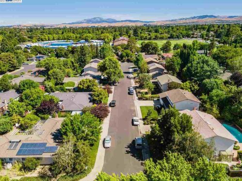 1715 Beachwood Way, Pleasanton, CA 94566-5503