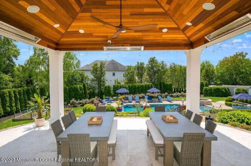 15 Pegasus Dr, Tinton Falls NJ 07724-2875 exterior