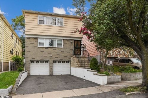32 Argyle Ter, Irvington, NJ 07111-3701