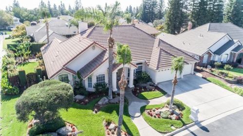 484 Cromwell Ave, Clovis, CA 93611-6782