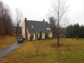 1532 Country Clb Rd, Middletown CT  06457-2343 exterior