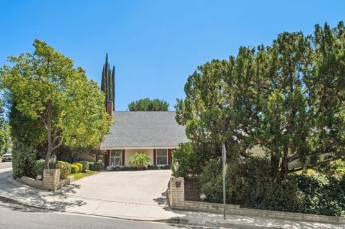 22966 Paul Revere Dr, Calabasas, CA 91302-1811