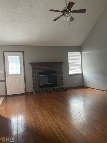 1221 Candlwyck Dr, Warner Robins, GA 31088-2301