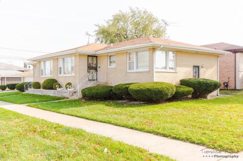 527 Bensley Ave, Calumet City, IL 60409-3204