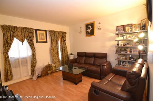 442 24th St, Paterson, NJ 07514-2326