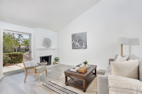 5215 Thorn Tree Ln, Irvine CA  92612-2346 exterior