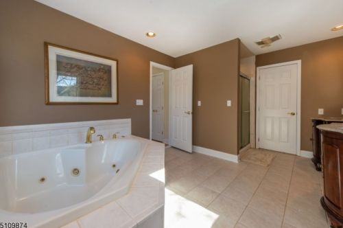 60 Woodland Rd, Dover NJ  07869-4136 exterior