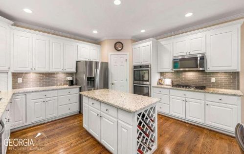 165 Fieldsborn Ct, Atlanta GA  30328-1039 exterior