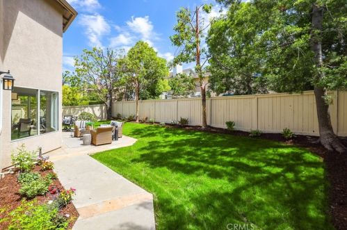 7 Rhode Is, Irvine CA  92606-1755 exterior