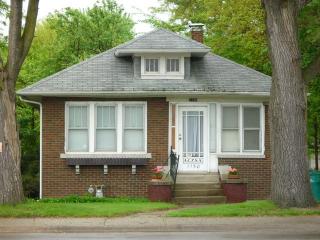 1150 Jefferson St, Joliet, IL 60404-0703