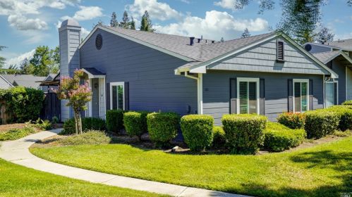 101 Cambridge Dr, Vacaville, CA 95687-6700