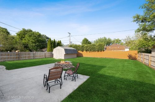1109 Walter St, Lemont IL  60439-3952 exterior