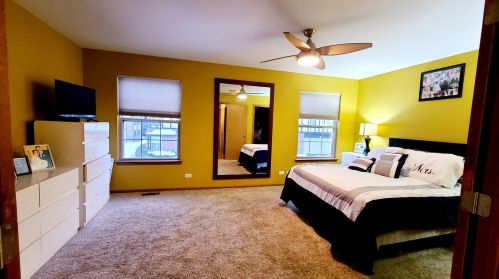 206 Stoneybrook Ln, Hanover Park, IL 60108-1834
