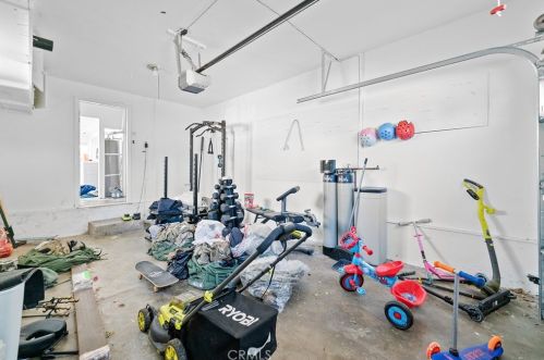 5965 Mountain View Ave, Riverside CA  92504-1572 exterior